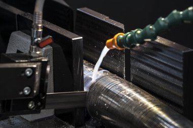 Metal kesme şerit testere makineleri