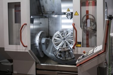 Yüksek performanslı 5 eksenli Cnc işleme merkezi