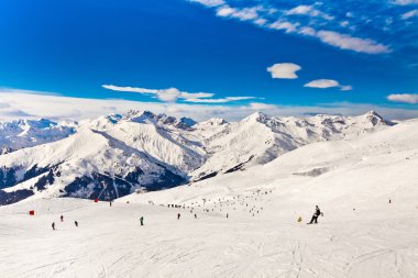 Kayak Merkezi Alpleri'nde Kayak kişi