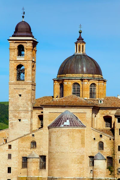 Středověké město Urbino v Itálii — Stock fotografie