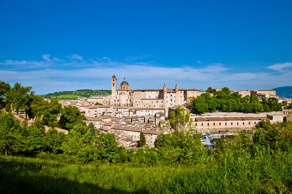 Středověké město Urbino v Itálii — Stock fotografie