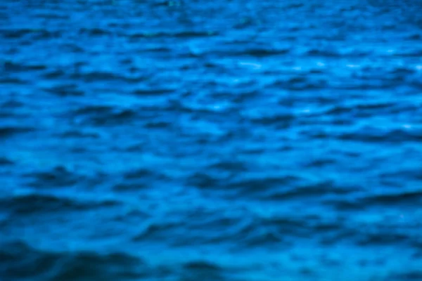 Синее море размыто — стоковое фото