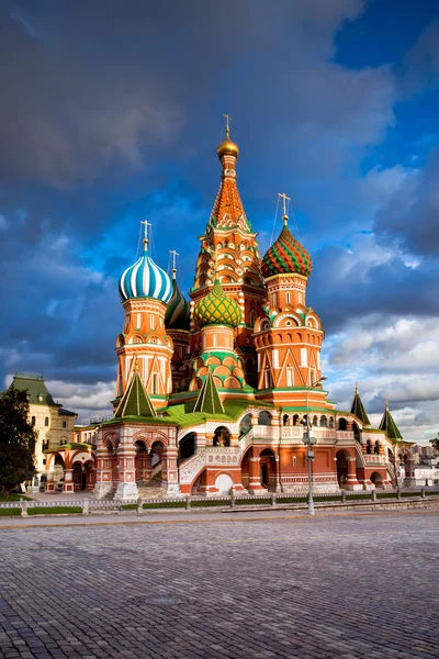 Katedral St. Basils dan Minin dan monumen Pozhardky di Moskow — Stok Foto