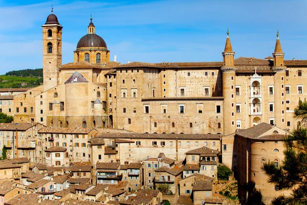 Středověké město Urbino v Itálii — Stock fotografie