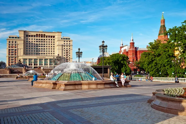 Manezh Square with view on Historic Museum and new hotel Four S — Stockfoto