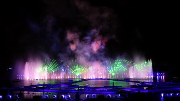 Espectáculo de láser y fuegos artificiales en Moscú, Rusia — Vídeos de Stock