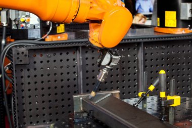 Robot kaynak işlemi