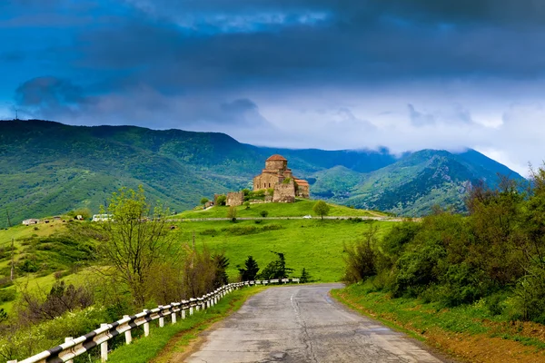 Jvari Monastery is Georgian Orthodox monastery near Mtskheta, ea — Stock Photo, Image