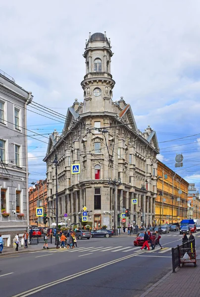 Das Mehrfamilienhaus Mit Turm Wurde 1913 Neoklassizistischen Stil Vom Architekten — Stockfoto