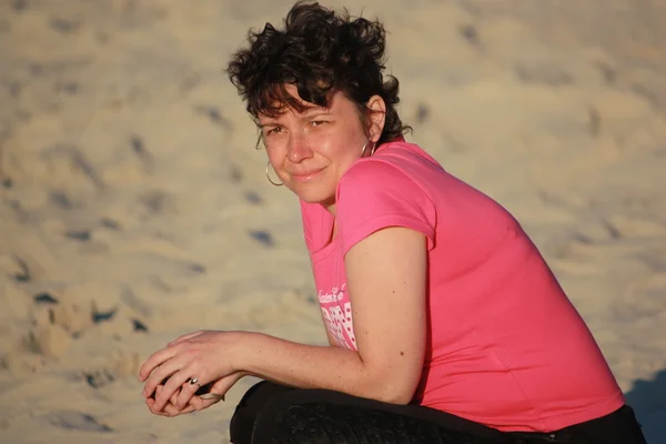 Plaj güneş su hava deniz kum dalgaları insanları tatil sunbather kadınlar pregnat gökyüzü