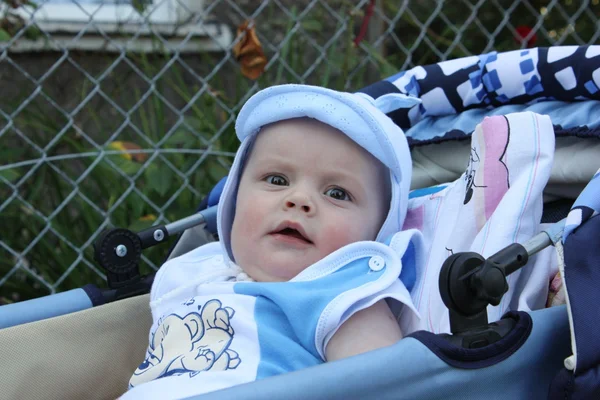 Bebek Çocuk uyku küçük çocuk yatakta rüyalar yüz göz bakmak Pram gülümseme