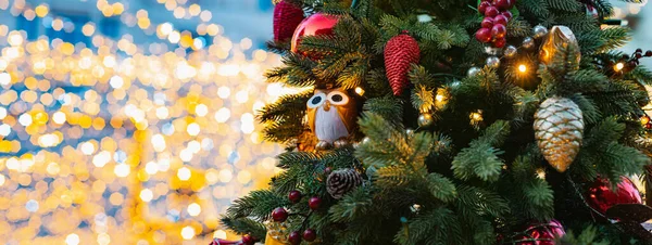 Fundo Árvore Natal Decorações Ano Novo Balões Férias Brinquedos Luzes — Fotografia de Stock