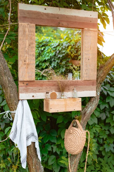 Cozy Stylish Summer Shower Tree Wooden Mirror Countryside Backyard Summer — стоковое фото