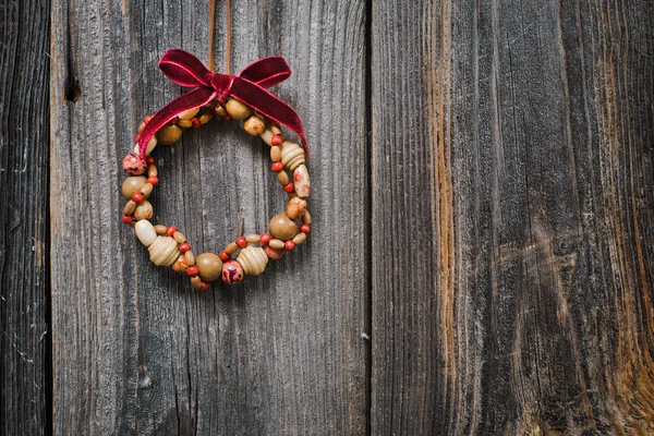 Weihnachtsdekoration über Holzgrund — Stockfoto