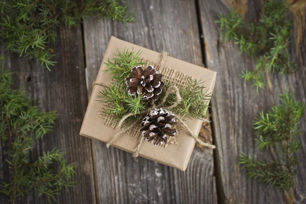 Presente feito à mão para o Natal — Fotografia de Stock