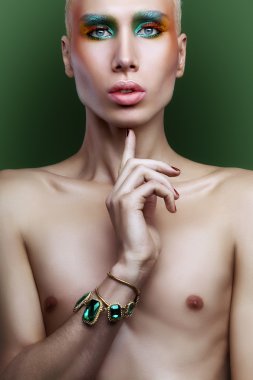 Makyaj adam dekorasyon yeşil