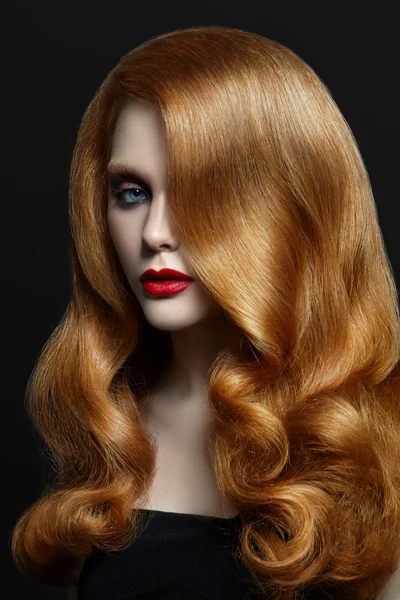 Vörös hajú nő — Stock Fotó