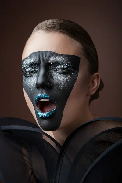 Γυναίκα με μαύρη μάσκα — Φωτογραφία Αρχείου
