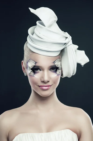 Chica de hadas en sombrero blanco — Foto de Stock