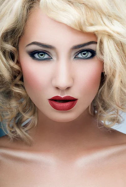 Beautiful blonde — Stock Photo, Image