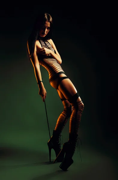 BDSM kadın kamçı ile — Stok fotoğraf