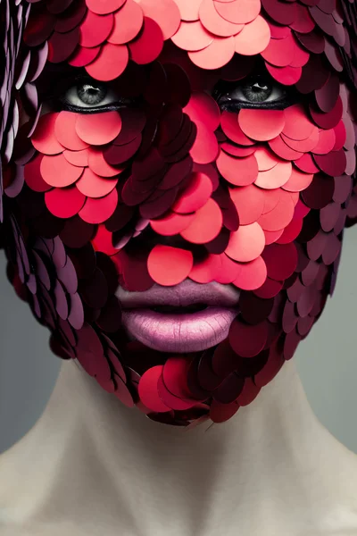 Yaratıcı maskeli yüz — Stok fotoğraf