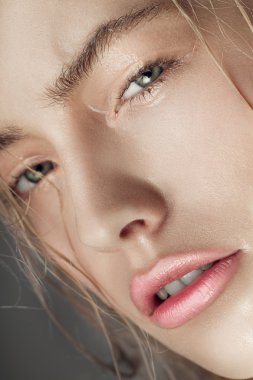 Kadın pembe dudaklar