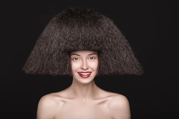 Wanita dengan gaya rambut keriting — Stok Foto