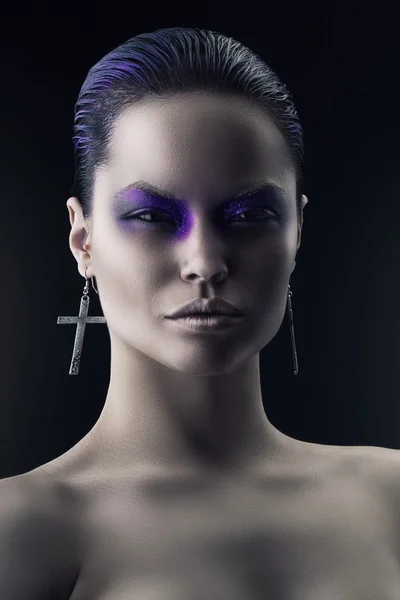 Woman with violet make-up — Stock Photo, Image