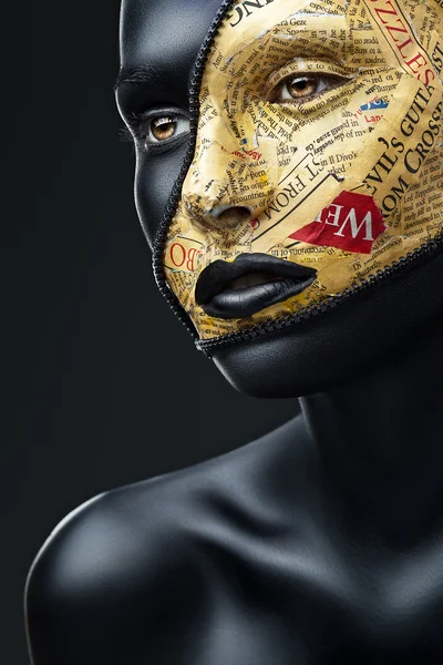Vrouw met zwarte huid — Stockfoto