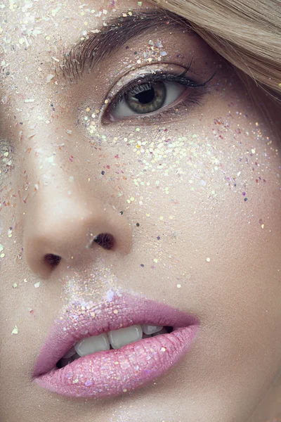 Glitter yüzündeki kadın yüzü — Stok fotoğraf