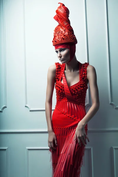 Mujer con sombrero rojo —  Fotos de Stock