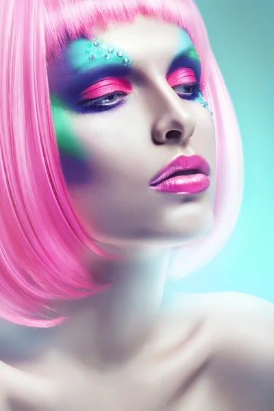 Mujer con pelo rosa — Foto de Stock