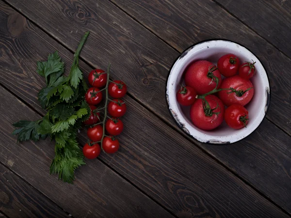 樱桃番茄和番茄汁 — 图库照片
