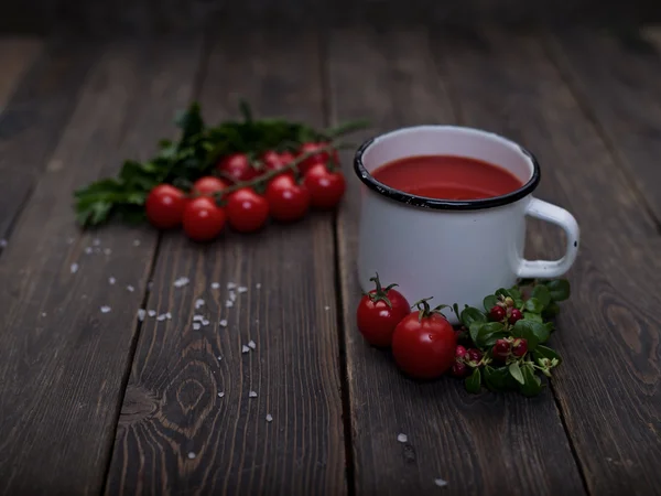 Tomates cherry y jugo de tomate — Foto de Stock
