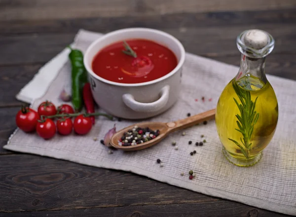 Fresh tomato soup — Stock Photo, Image
