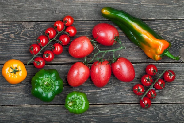 新鲜西红柿和辣椒 — 图库照片