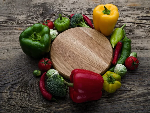 Rå broccoli, tomater, paprika — Stockfoto