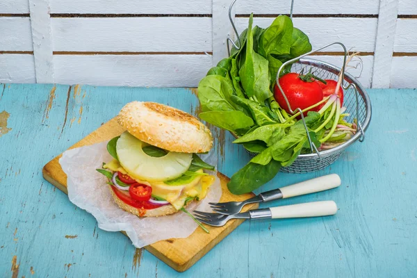 ताजे चीजबर्गर सँडविच — स्टॉक फोटो, इमेज