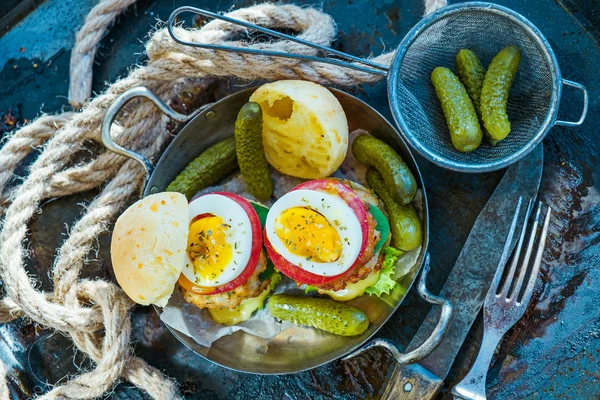 Pães caseiros saborosos — Fotografia de Stock