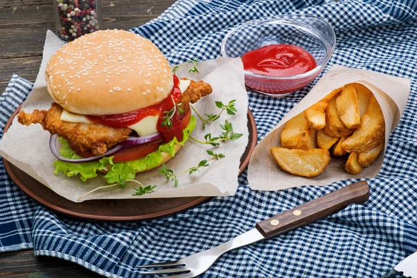 Kraftig nugget Burger – stockfoto