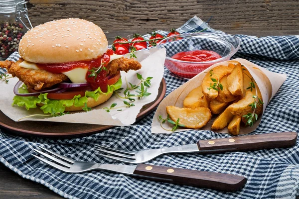 Crispy nugget Burger — Stock Photo, Image