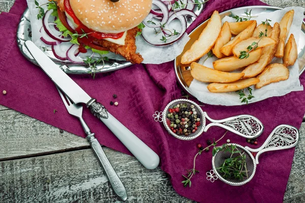 Krokante nugget Hamburger — Stockfoto