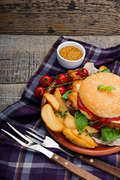 Gevrek nugget Burger — Stok fotoğraf