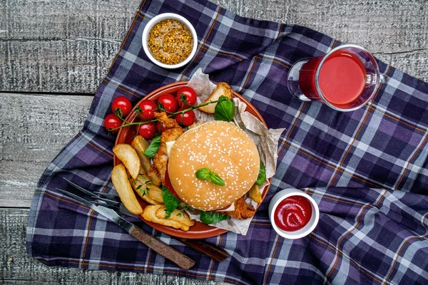 Crispy nugget Burger — Stock Photo, Image