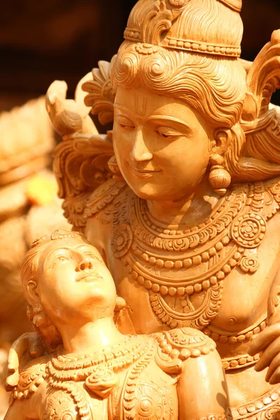 Sculpture of lord vishnu and lakshmi — Stock Photo, Image