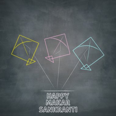 mutlu makar sankranti kara tahta üzerinde üç uçurtma çizimi
