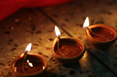 geleneksel diwali lambalar