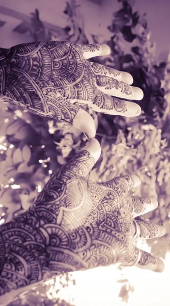 Hands with mehandi - vintage look — Stock Photo, Image