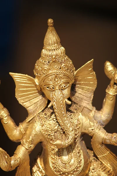 Lord ganesha metalik heykeli — Stok fotoğraf